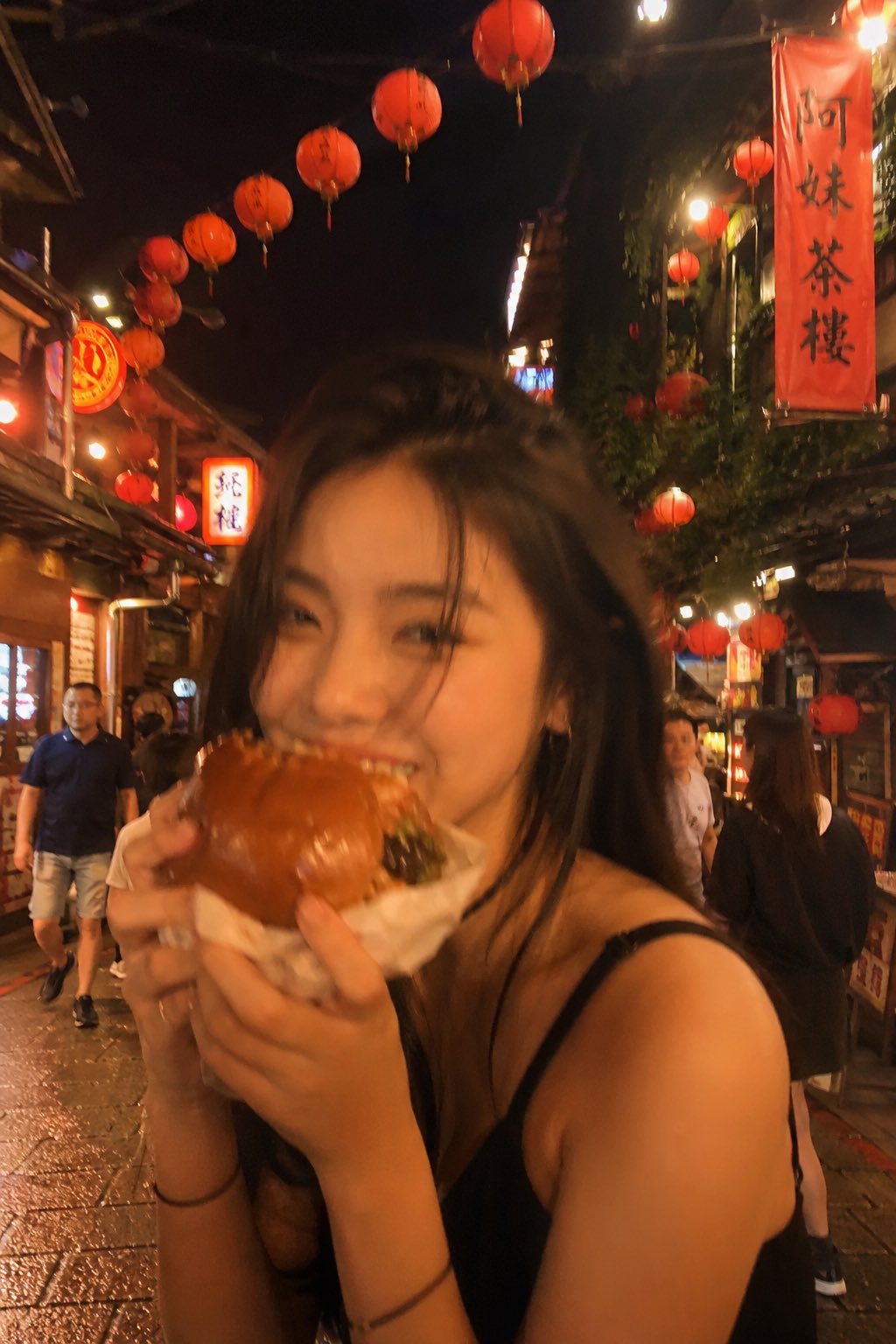 AI prompt example image: Taiwan street burger night portrait in Portrait & People